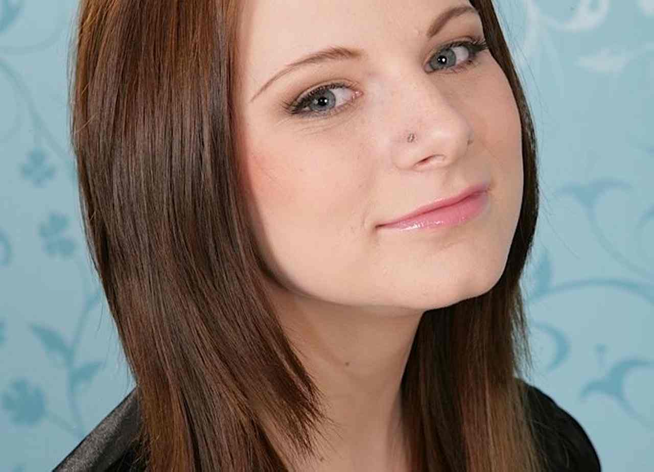 Full-bosomed teenage amateur undressing and fingering her slit Full-bosomed teenage amateur undressing and fingering her slit