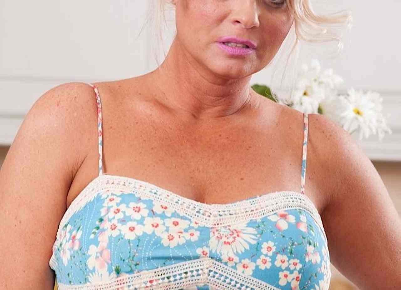 Lovely fatty Roxie Doll spreading delicious pussy and fingering